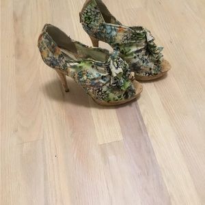 Chinese Laundry colorful heels size 8